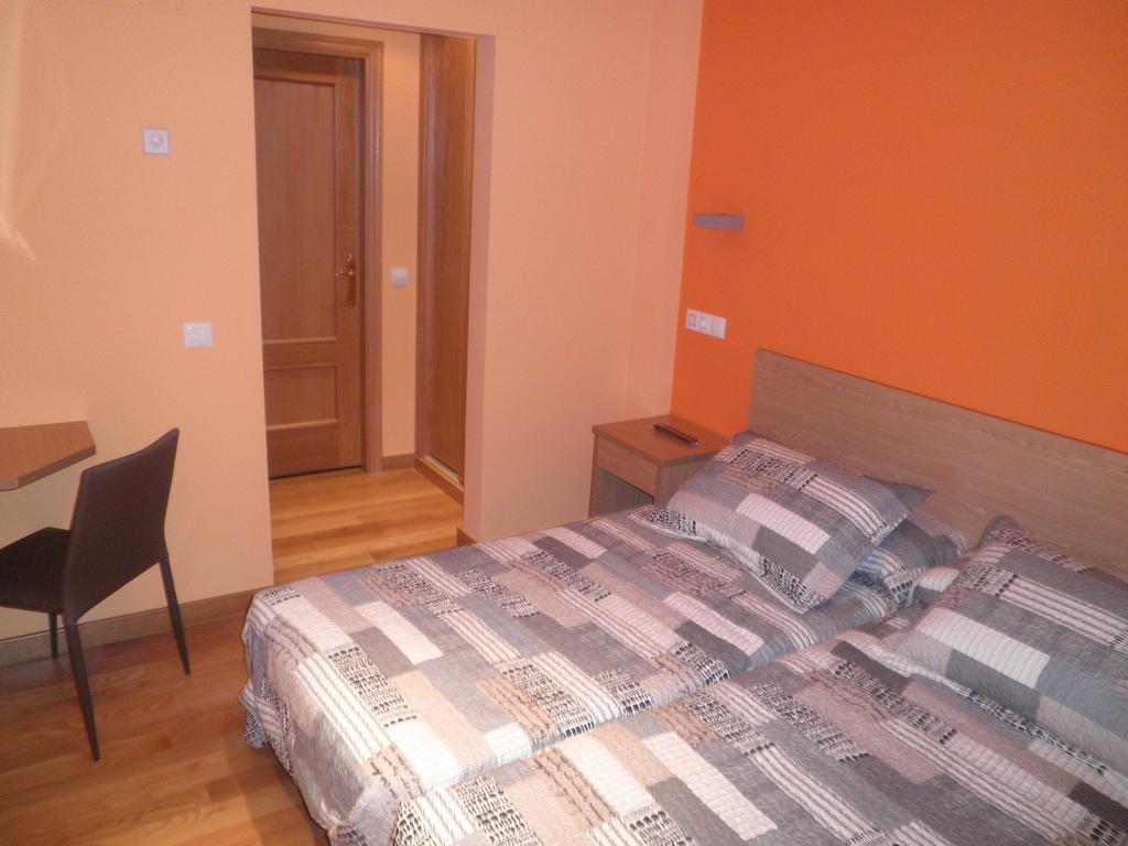 Mirador Del Angliru Albergue Riosa Habitación foto