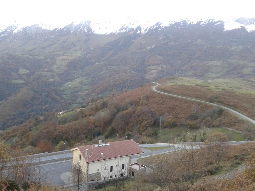 Mirador Del Angliru Albergue Riosa Exterior foto