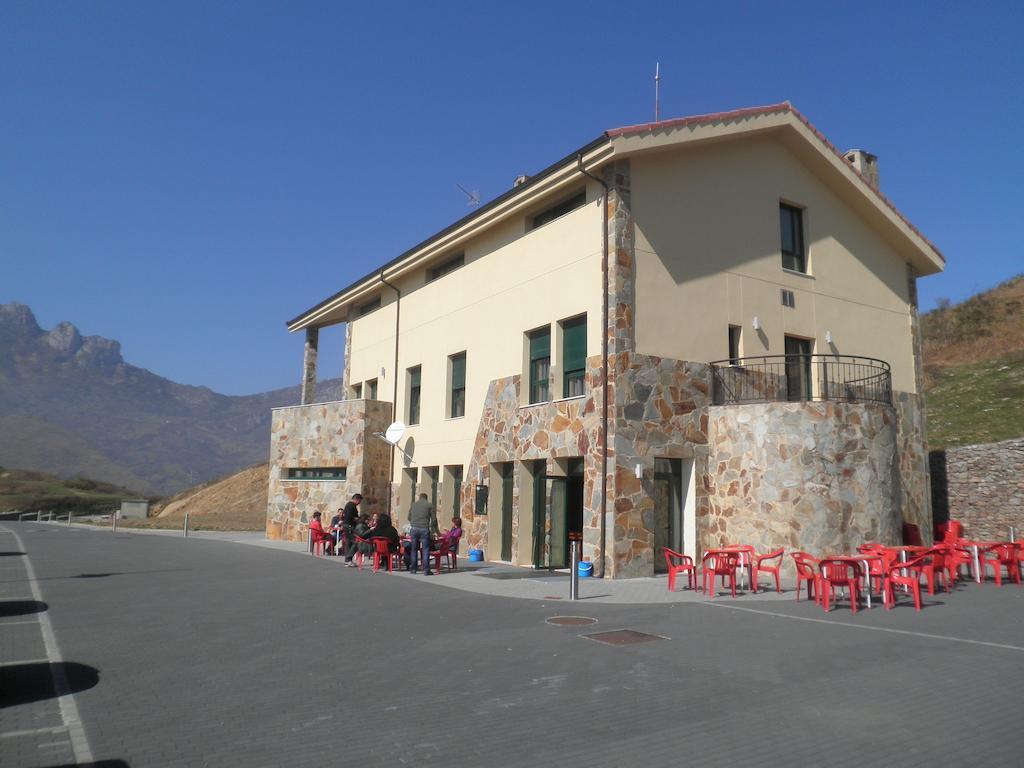 Mirador Del Angliru Albergue Riosa Exterior foto